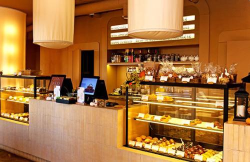 Сет "Кофе/чай + лимонный круассан" за 9,50р в "PÂTE bakery"